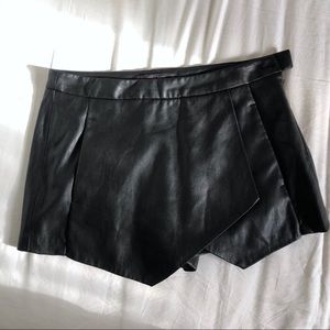 Zara Shorts - Zara skort Zara Shorts - Zara skort